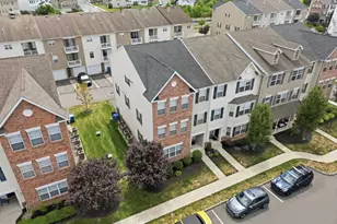 3041 Davenport Wy, Pennsburg, PA 18073 - Photo 2