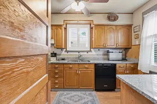 915 E Walnut St, North Wales, PA 19454 - Photo 8