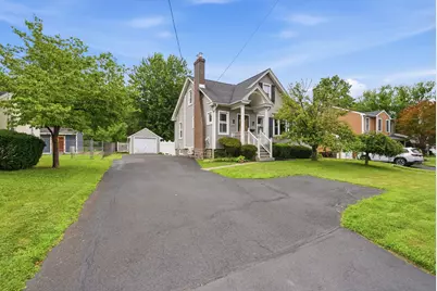 915 E Walnut Street, North Wales, PA 19454 - Photo 2