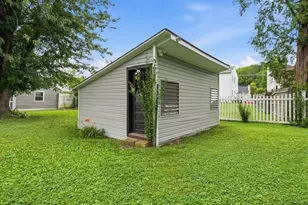 915 E Walnut St, North Wales, PA 19454 - Photo 32