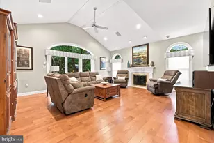 135 Burgundy Cir, Blue Bell, PA 19422 - Photo 14