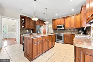 135 Burgundy Cir, Blue Bell, PA 19422 - Photo 12