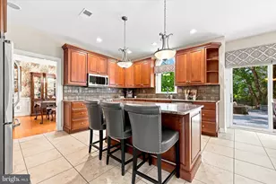 135 Burgundy Cir, Blue Bell, PA 19422 - Photo 10