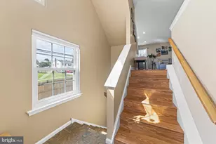 446 Pleasant Valley Dr, Conshohocken, PA 19428 - Photo 2