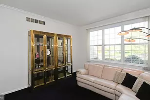 235 Pinecrest Ln, Lansdale, PA 19446 - Photo 4