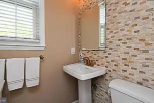 235 Pinecrest Ln, Lansdale, PA 19446 - Photo 18