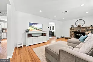 649 Midway Ln, Blue Bell, PA 19422 - Photo 4