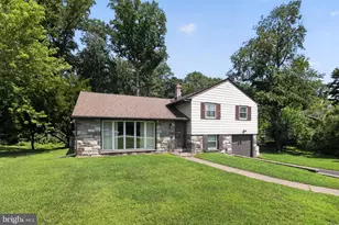615 Hoyt Rd, Huntingdon Valley, PA 19006 - Photo 2