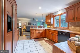 1397 Edgeview St, East Greenville, PA 18041 - Photo 10