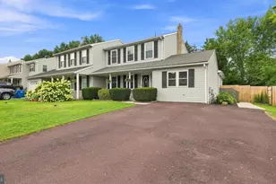 431 Windsor Dr, Harleysville, PA 19438 - Photo 2