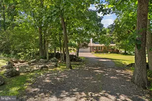 24 Hendricks Rd, Perkiomenville, PA 18074 - Photo 2