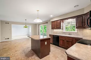 2426 Magnolia Dr, Gilbertsville, PA 19525 - Photo 16