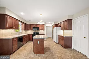 2426 Magnolia Dr, Gilbertsville, PA 19525 - Photo 12
