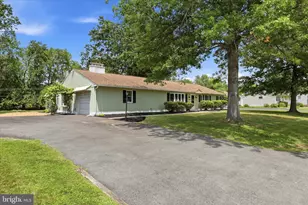 2010 Pine St, Hatfield, PA 19440 - Photo 2