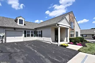138 Arbour Ct, North Wales, PA 19454 - Photo 2