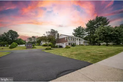 10 E Summit Avenue, Telford, PA 18969 - Photo 4