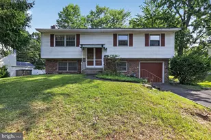 807 Yorktown St, Lansdale, PA 19446 - Photo 1