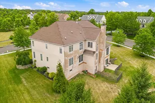 587 Woodview Ln, Harleysville, PA 19438 - Photo 4