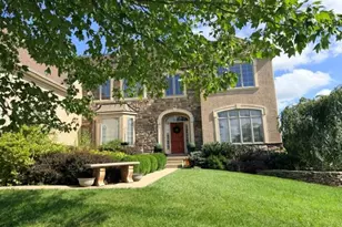 587 Woodview Ln, Harleysville, PA 19438 - Photo 2
