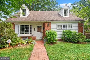 142 Oxford Cir, Eagleville, PA 19403 - Photo 2