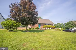 882 Allentown, Telford, PA 18969 - Photo 1