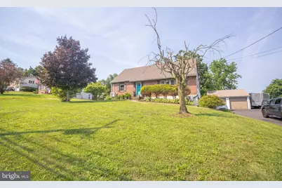 882 Allentown, Telford, PA 18969 - Photo 2