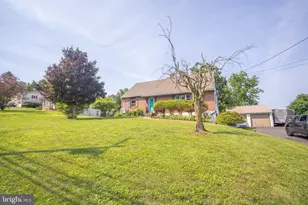 882 Allentown, Telford, PA 18969 - Photo 2