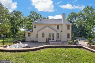 1341 Meadowview Dr, Pottstown, PA 19464 - Photo 4