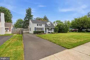 404 Tanner Rd, Hatboro, PA 19040 - Photo 2