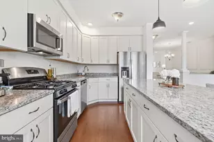 405 Sweet Bay Ln, Norristown, PA 19403 - Photo 14