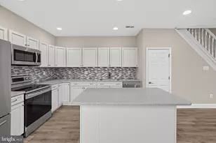 927 Spring Mill Ave, Conshohocken, PA 19428 - Photo 4
