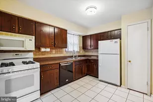 2843 Valley Woods Rd, Hatfield, PA 19440 - Photo 4