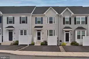 82 Hunters Dr, Gilbertsville, PA 19525 - Photo 1