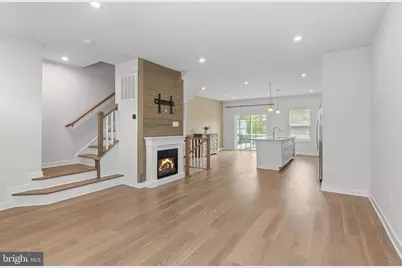 82 Hunters Drive, Gilbertsville, PA 19525 - Photo 2