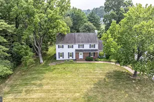 36 Harper Ln, North Wales, PA 19454 - Photo 2
