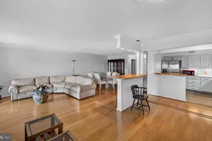 11105 Valley Forge Cir, King of Prussia, PA 19406 - Photo 4