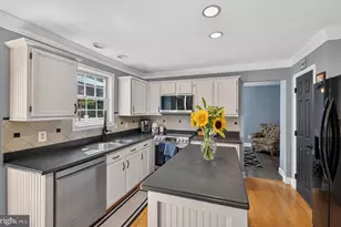 302 Mulberry Dr, Royersford, PA 19468 - Photo 16
