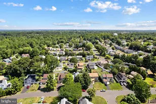 12 Pebble Dr, Horsham, PA 19044 - Photo 4
