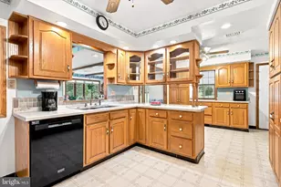 360 Oak Dr, Harleysville, PA 19438 - Photo 10