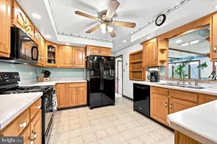 360 Oak Dr, Harleysville, PA 19438 - Photo 8