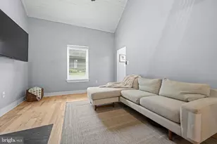 142 Pinecrest Dr, King of Prussia, PA 19406 - Photo 4