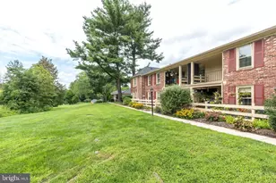 115 Macklenburg Dr, Blue Bell, PA 19422 - Photo 2