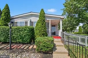 10 Juniper Ct W, Harleysville, PA 19438 - Photo 1