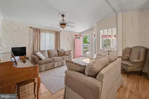 10 Juniper Ct W, Harleysville, PA 19438 - Photo 4