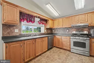 10 Juniper Ct W, Harleysville, PA 19438 - Photo 10