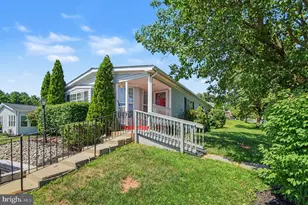 10 Juniper Ct W, Harleysville, PA 19438 - Photo 2