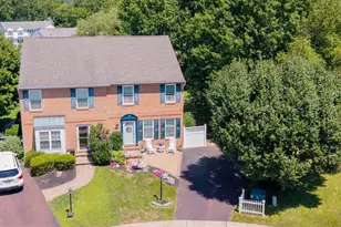 118 Abbey Ln, Telford, PA 18969 - Photo 2