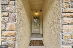 2463 Merri Claude Dr, Norristown, PA 19401 - Photo 2