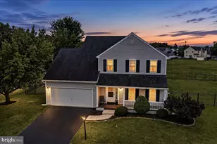 423 Larchwood Dr, Royersford, PA 19468 - Photo 1