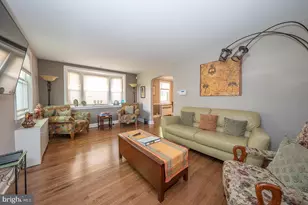 452 Rock Glen Dr, Wynnewood, PA 19096 - Photo 2